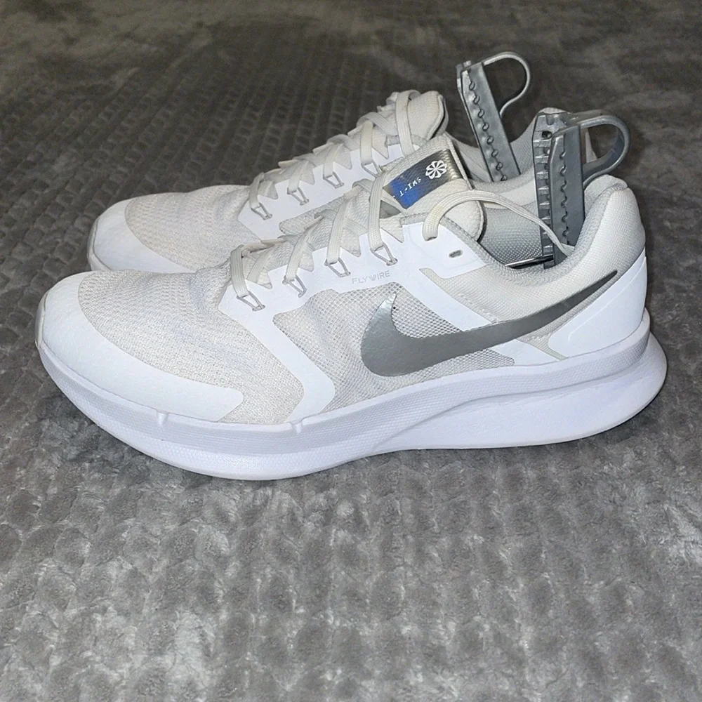 Nike‎ Wmns Run Swift 3 White Metallic Silver Women Running Sports DR2698-101